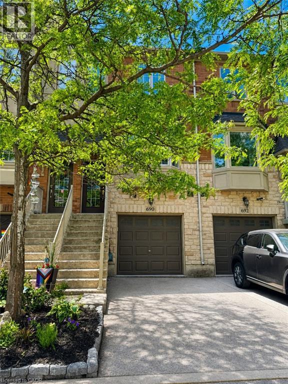 690 Summers Common, Burlington, Ontario  L7L 0A5 - Photo 1 - 40839649