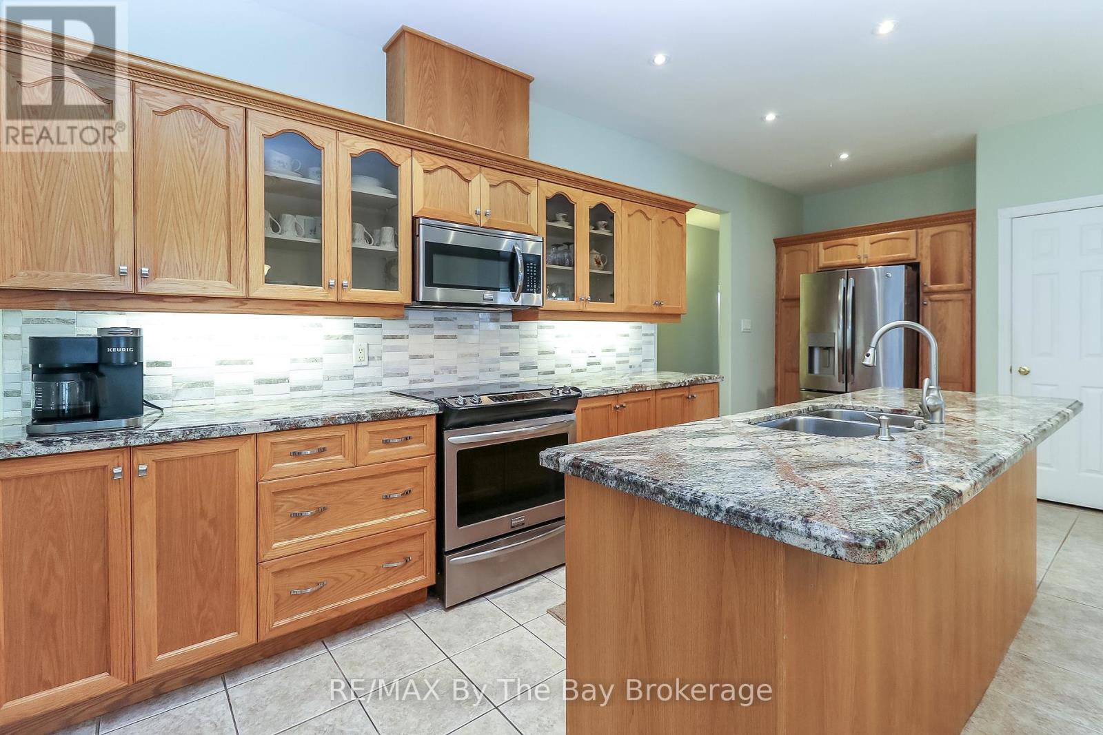 60 Martyn Drive, Wasaga Beach, Ontario  L9Z 1N6 - Photo 18 - S13589366