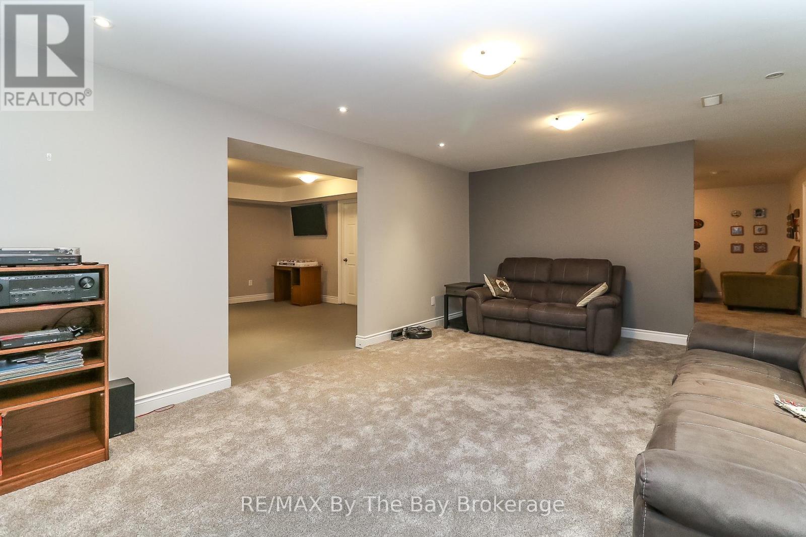 60 Martyn Drive, Wasaga Beach, Ontario  L9Z 1N6 - Photo 39 - S13589366