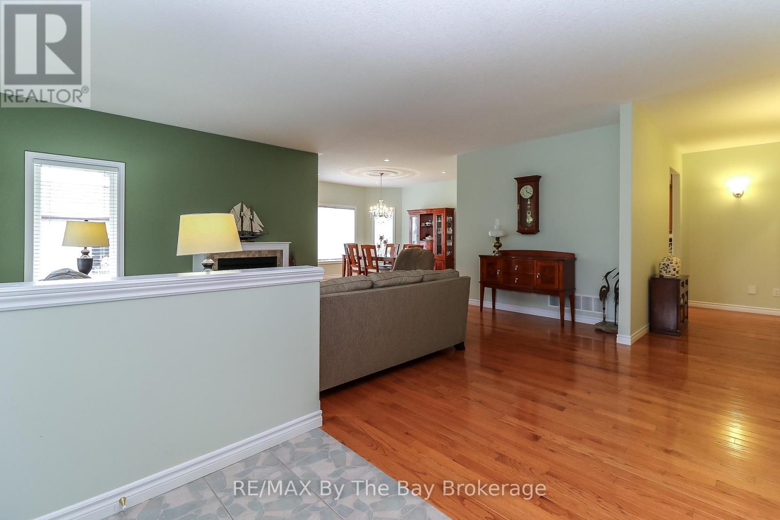 60 Martyn Drive, Wasaga Beach, Ontario  L9Z 1N6 - Photo 6 - S13589366