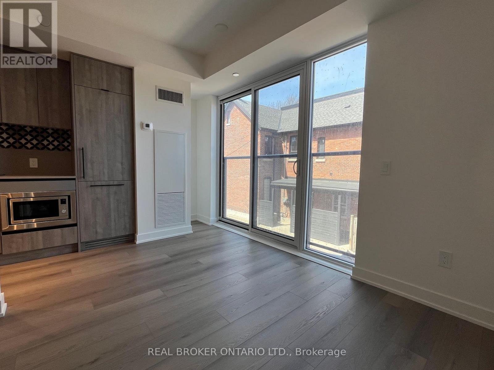 218 - 5 LAKEVIEW AVENUE, Toronto, Ontario