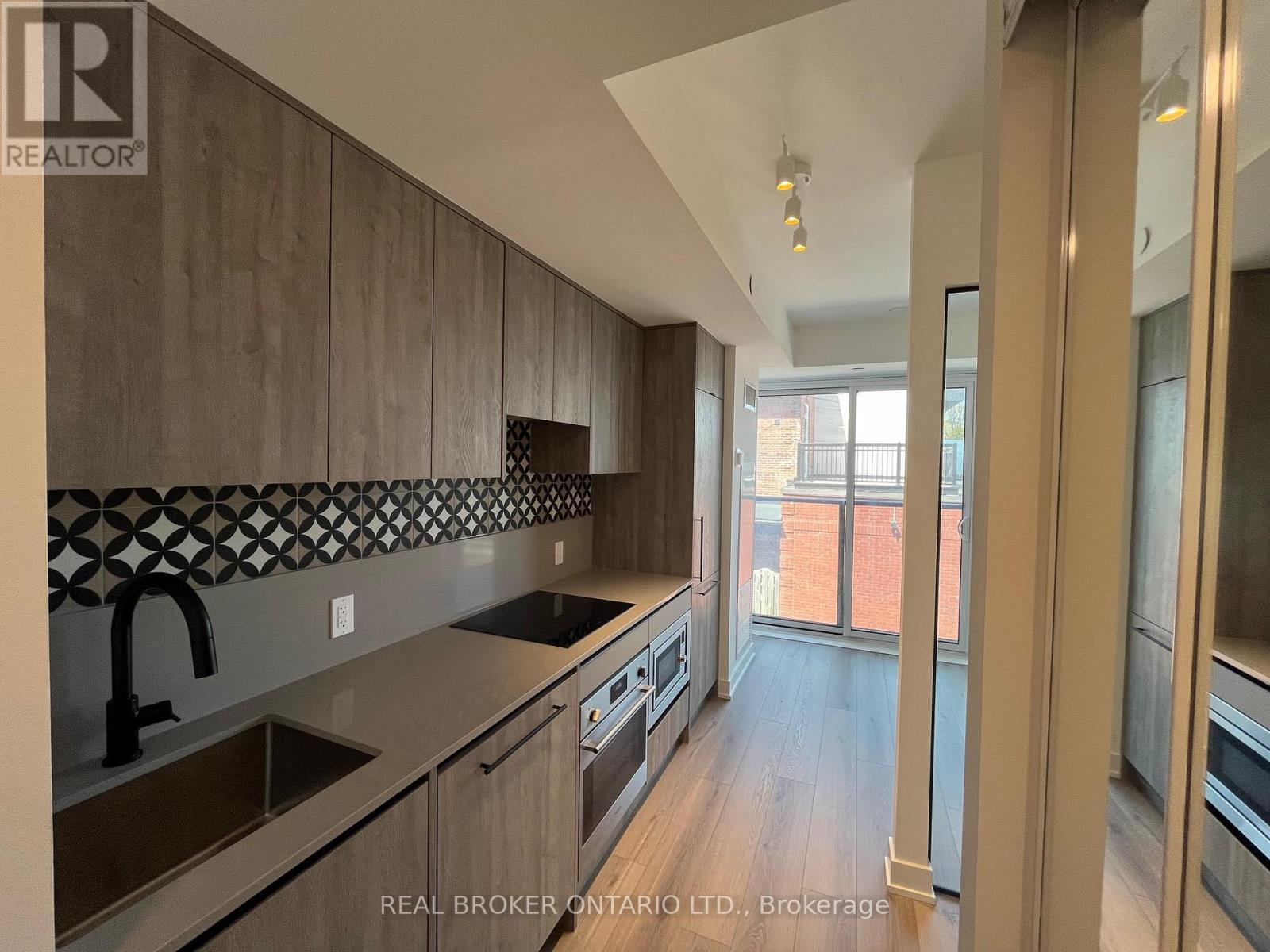 218 - 5 Lakeview Avenue, Toronto, Ontario  M6J 3B2 - Photo 3 - C13589304