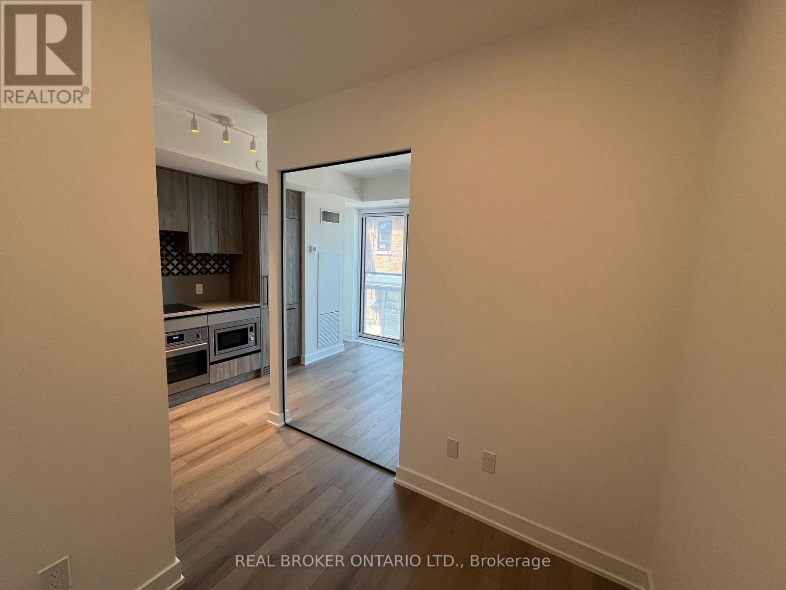 218 - 5 Lakeview Avenue, Toronto, Ontario  M6J 3B2 - Photo 7 - C13589304