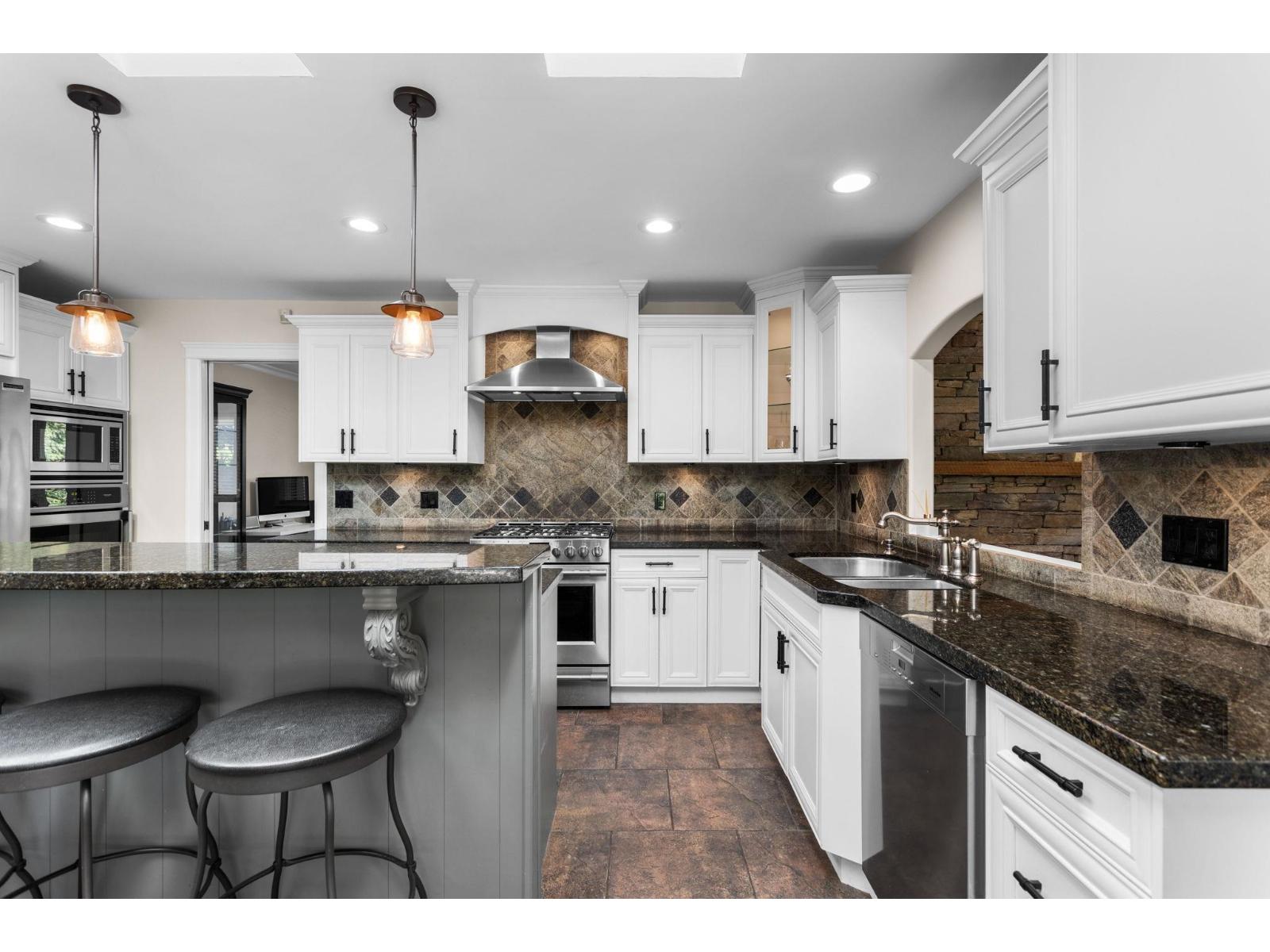 26627 60 Avenue, Langley, British Columbia  V4W 1V7 - Photo 7 - R3148467