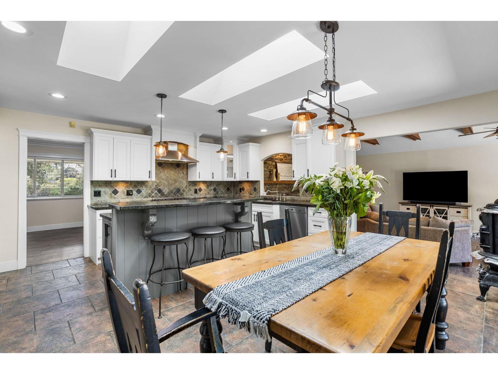 26627 60 Avenue, Langley, British Columbia  V4W 1V7 - Photo 10 - R3148467