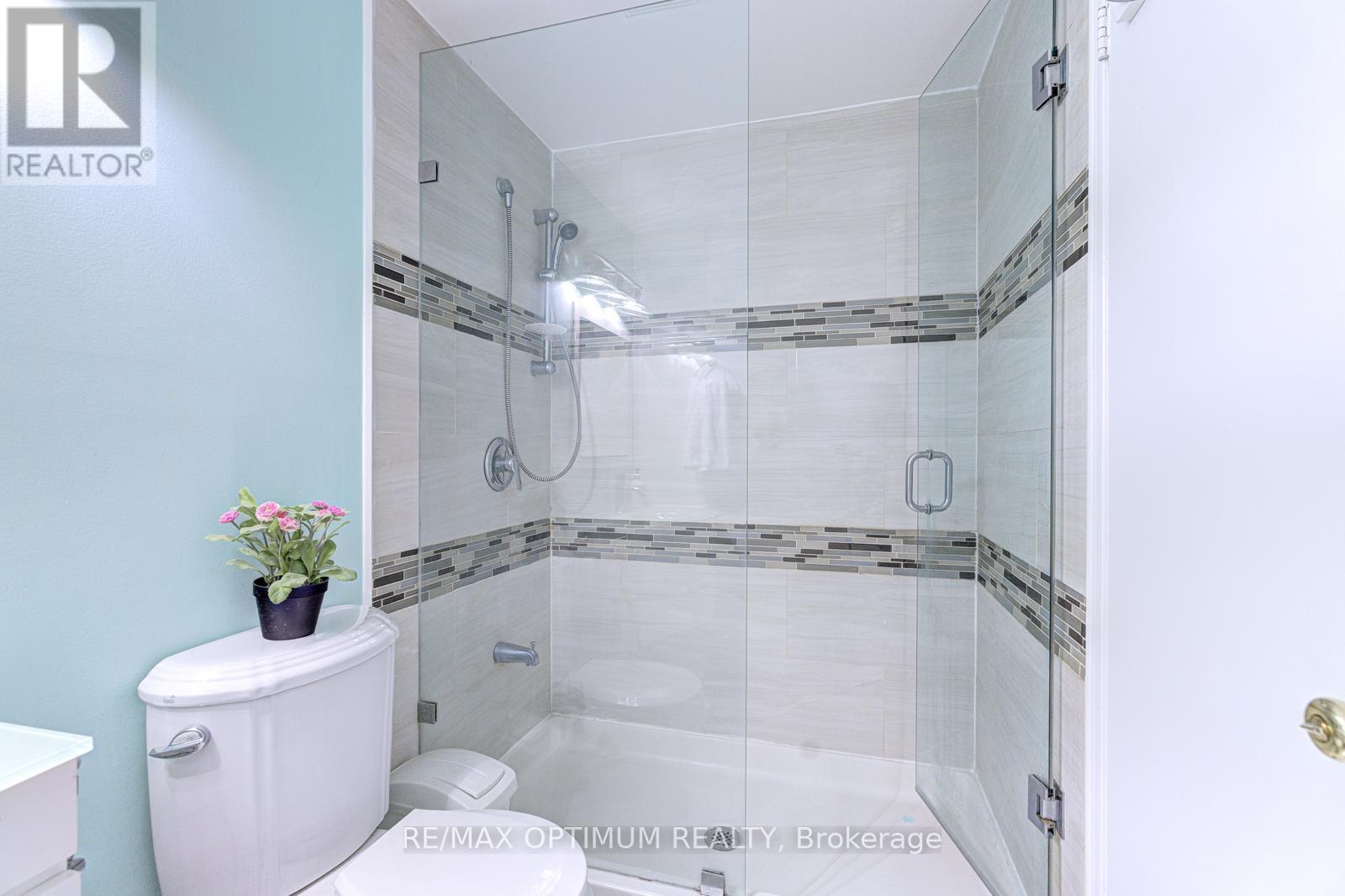28 Stalbridge Avenue, Brampton, Ontario  L6Y 4H2 - Photo 32 - W13589440