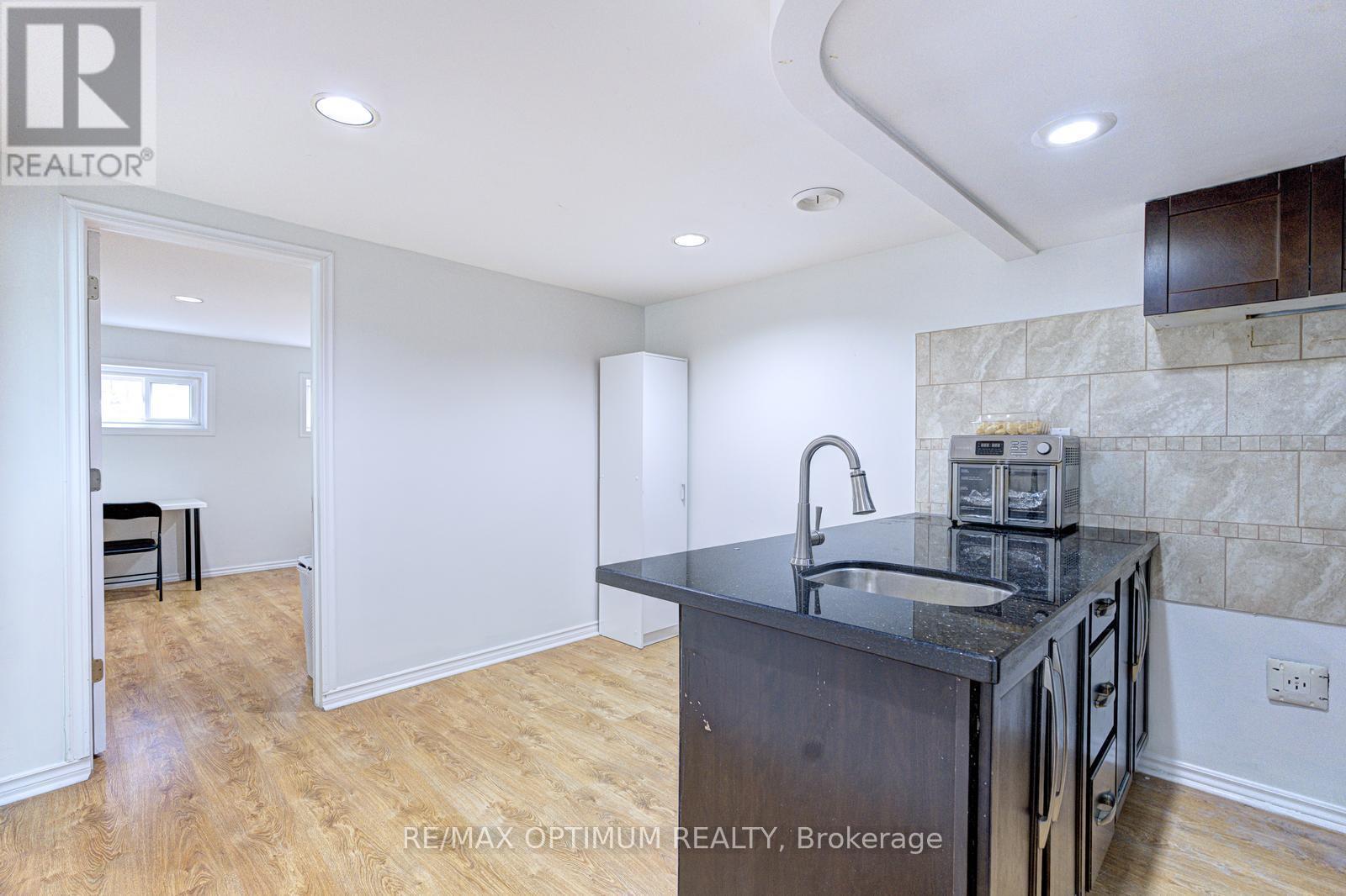28 Stalbridge Avenue, Brampton, Ontario  L6Y 4H2 - Photo 36 - W13589440