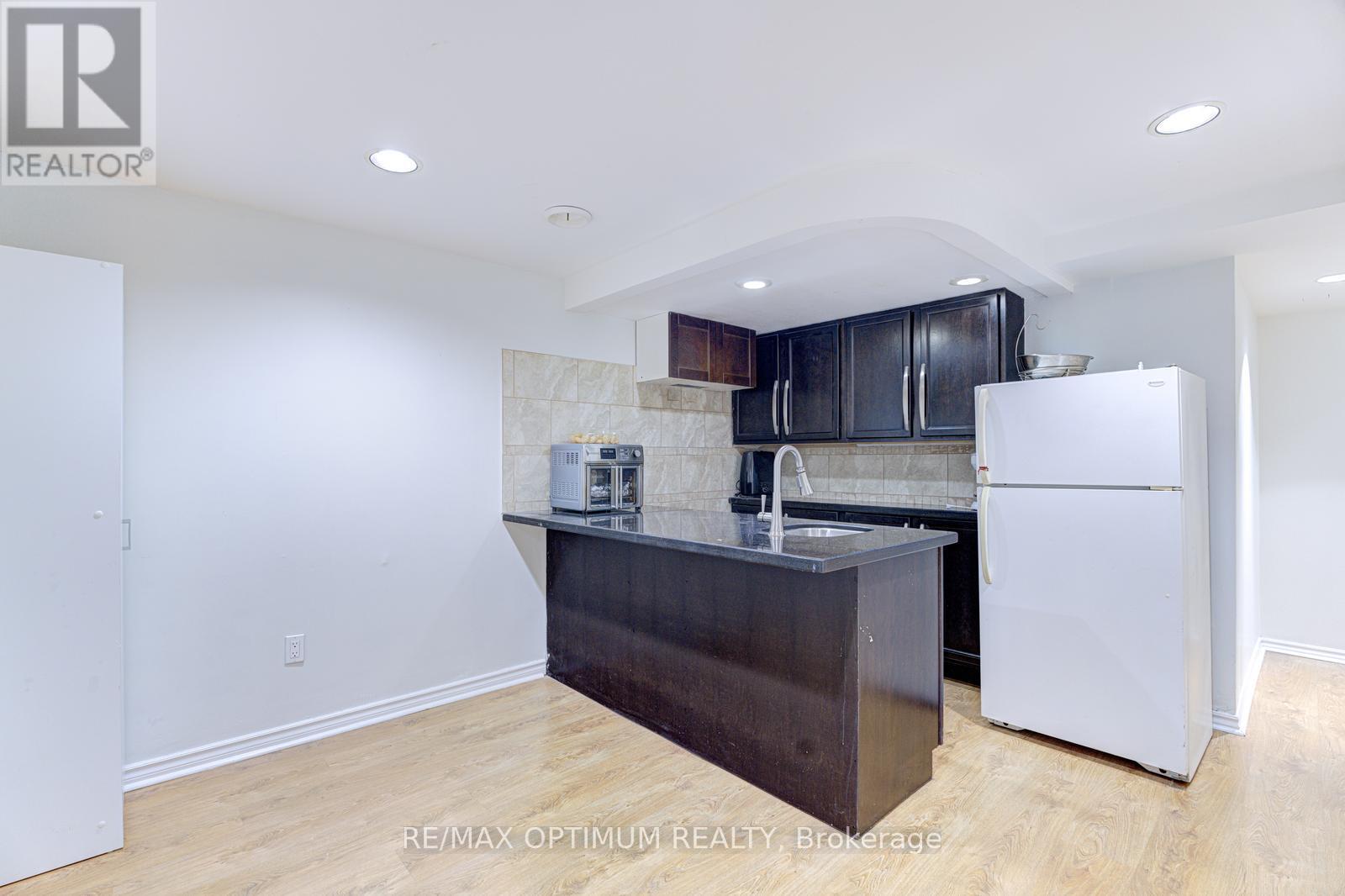 28 Stalbridge Avenue, Brampton, Ontario  L6Y 4H2 - Photo 37 - W13589440
