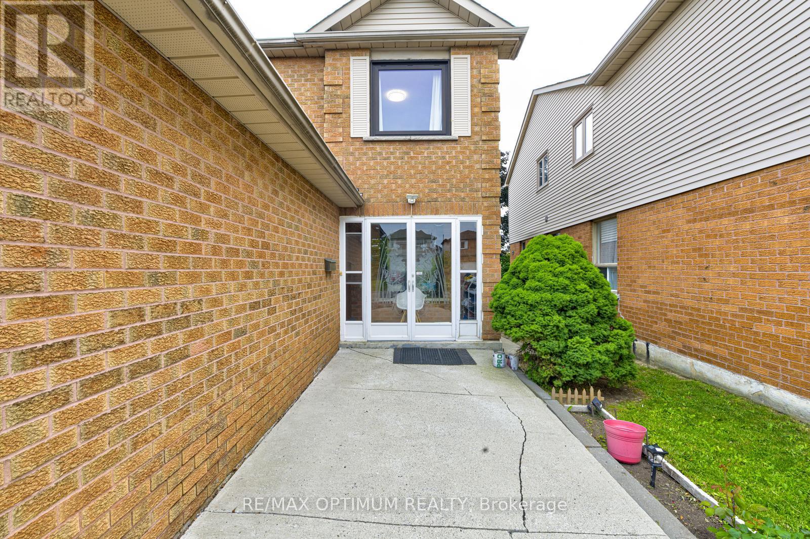 28 Stalbridge Avenue, Brampton, Ontario  L6Y 4H2 - Photo 4 - W13589440