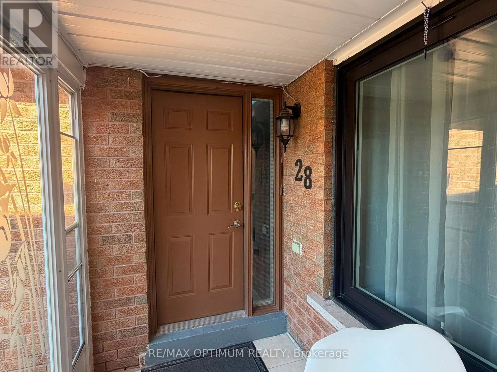 28 Stalbridge Avenue, Brampton, Ontario  L6Y 4H2 - Photo 5 - W13589440