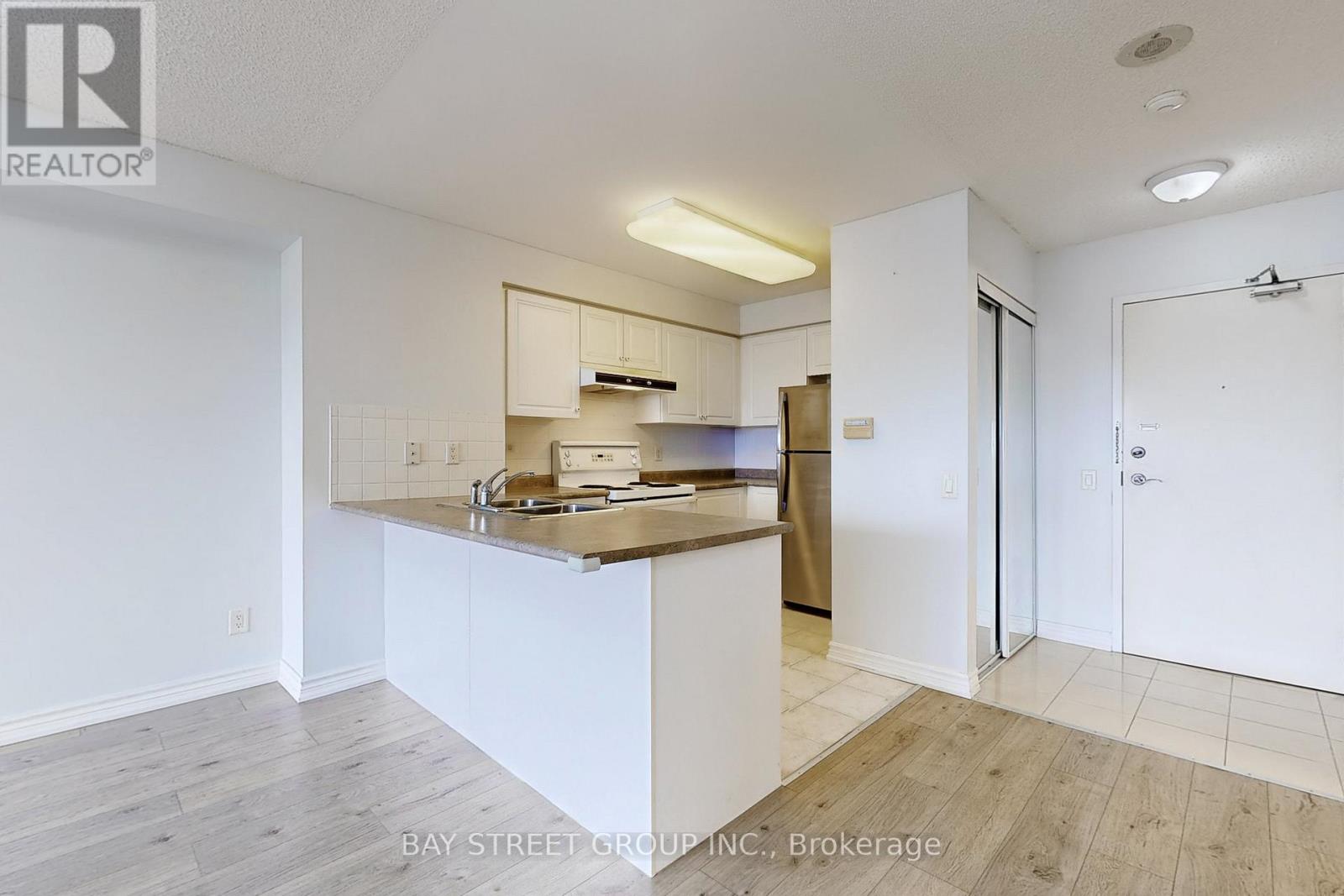 815 - 51 Times Avenue, Markham, Ontario  L3T 7X7 - Photo 7 - N13500066