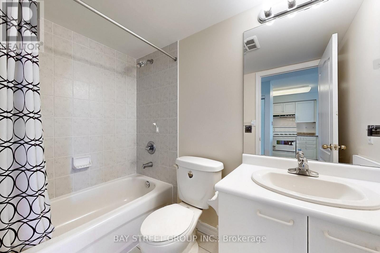 815 - 51 Times Avenue, Markham, Ontario  L3T 7X7 - Photo 12 - N13500066