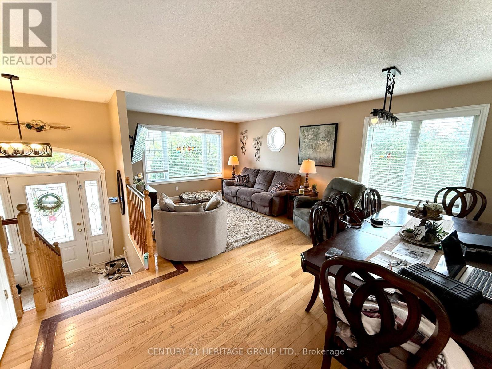 16 Eakins Crescent, Kawartha Lakes, Ontario  K9V 6H8 - Photo 6 - X13589348
