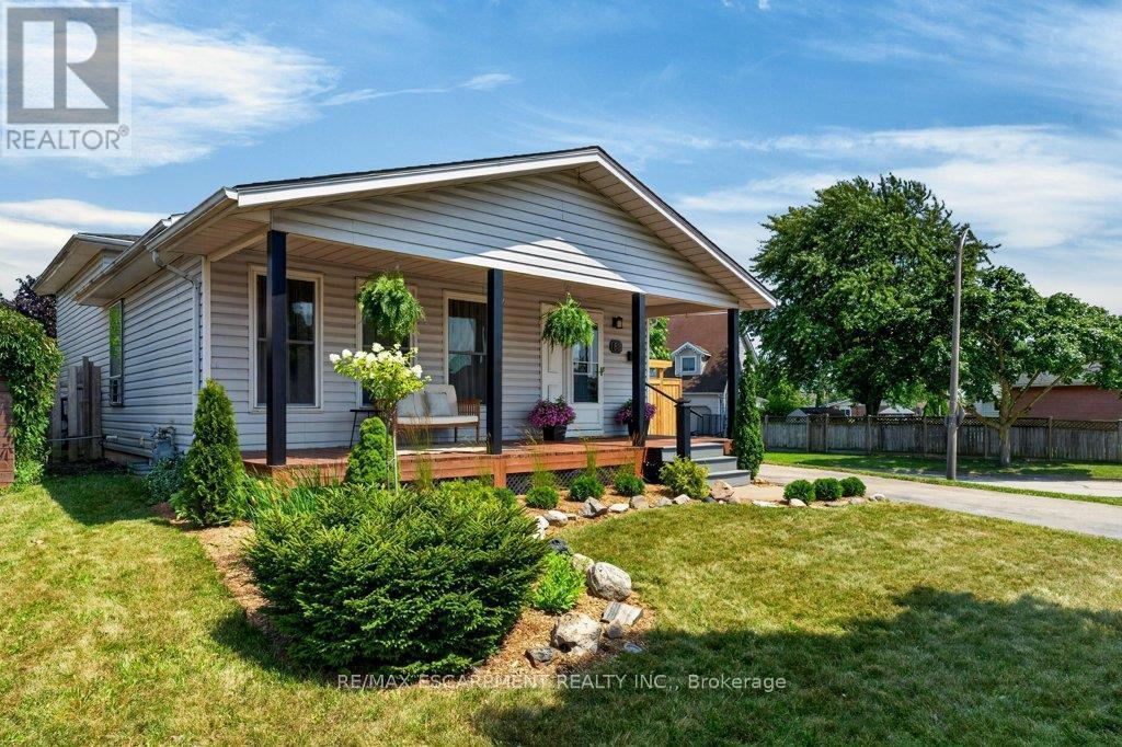 88 Commerford Street, Thorold, Ontario  L2V 4R1 - Photo 2 - X13589354