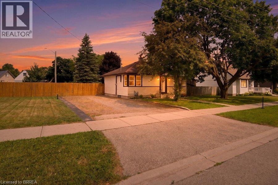 27 FRANK Street, Brantford, Ontario