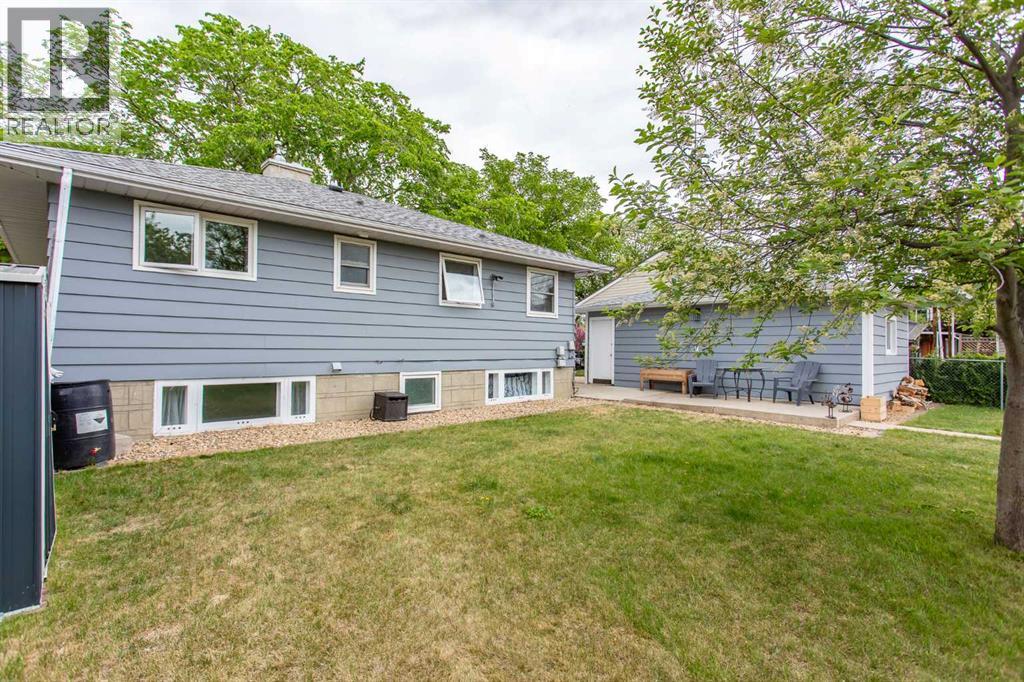 5709 49 Avenue, Lacombe, Alberta  T4L 1M4 - Photo 6 - A2316152