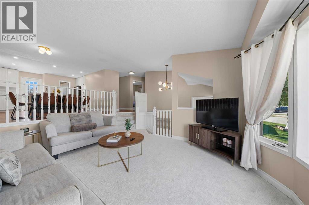 71 Riverglen Crescent SE, Calgary, Alberta  T2C 3J3 - Photo 5 - A2329448