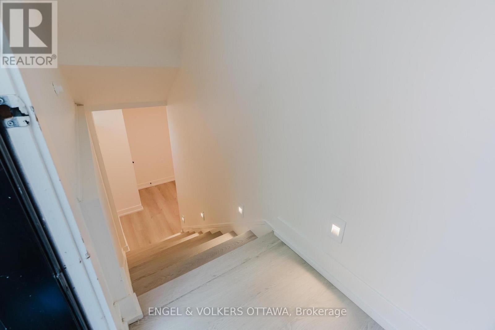 B - 1040 Maitland Avenue, Ottawa, Ontario  K2C 2B6 - Photo 4 - X13589532