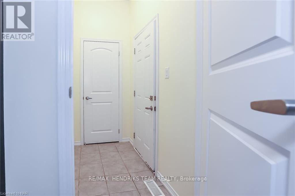 8791 Sourgum Avenue, Niagara Falls, Ontario  L2H 3S3 - Photo 11 - X13589554