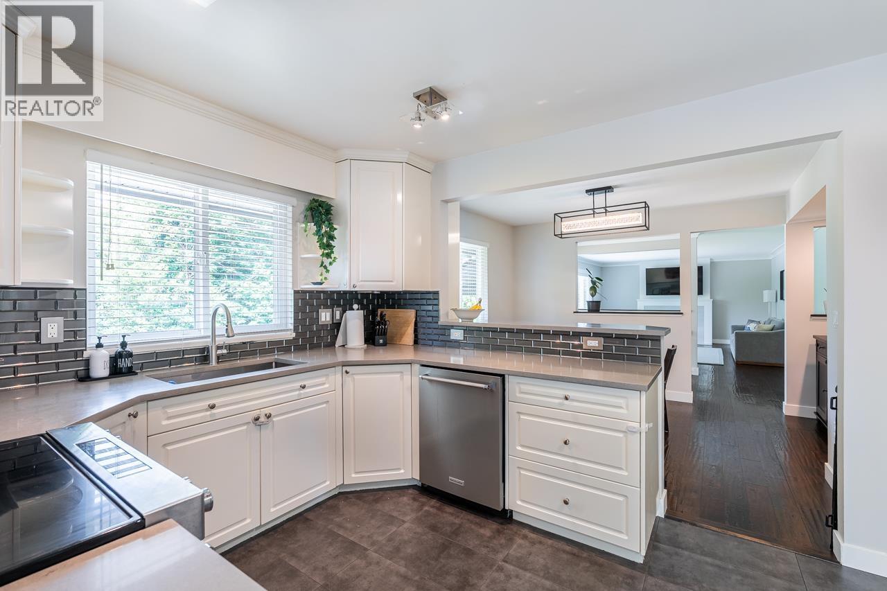 1566 Shaughnessy Street, Port Coquitlam, British Columbia V3C 6M4 - Photo 8 - R3148442