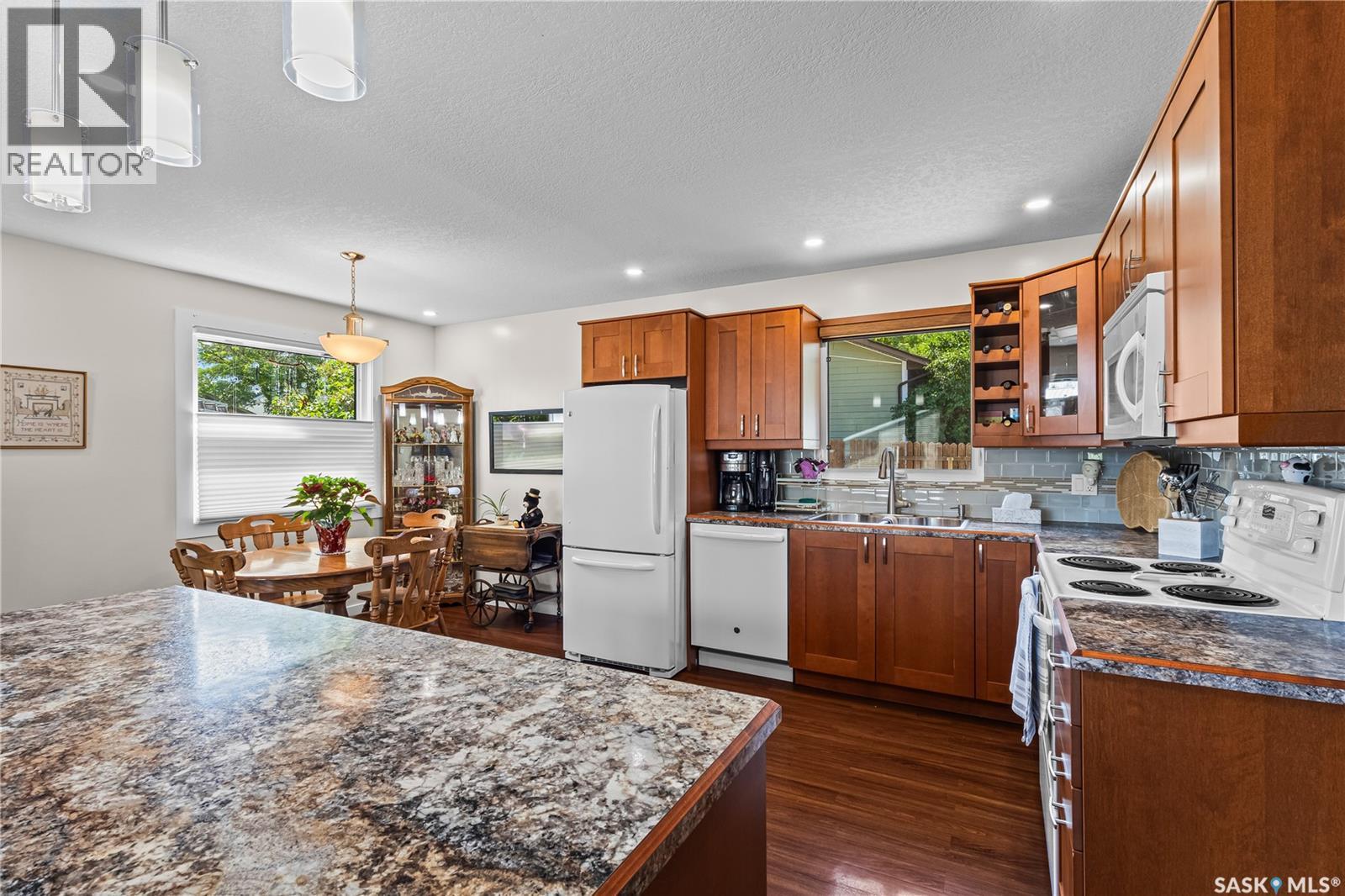1201 Mckay Drive, Prince Albert, Saskatchewan  S6V 5V1 - Photo 4 - SK043112