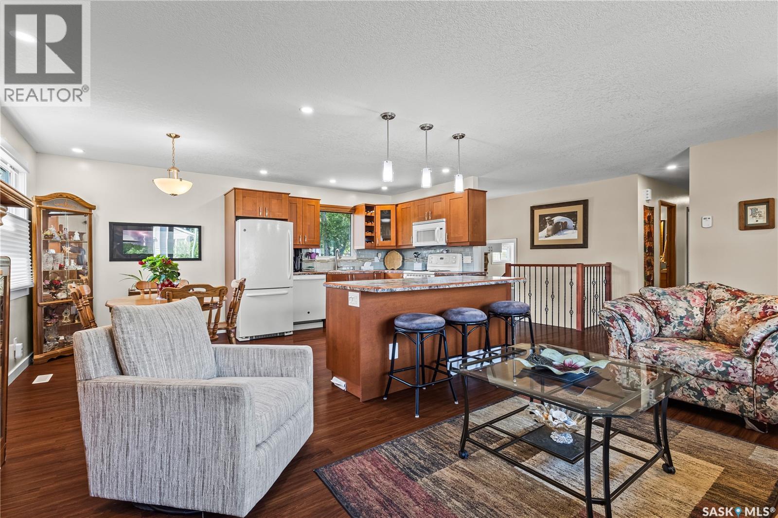 1201 Mckay Drive, Prince Albert, Saskatchewan  S6V 5V1 - Photo 7 - SK043112