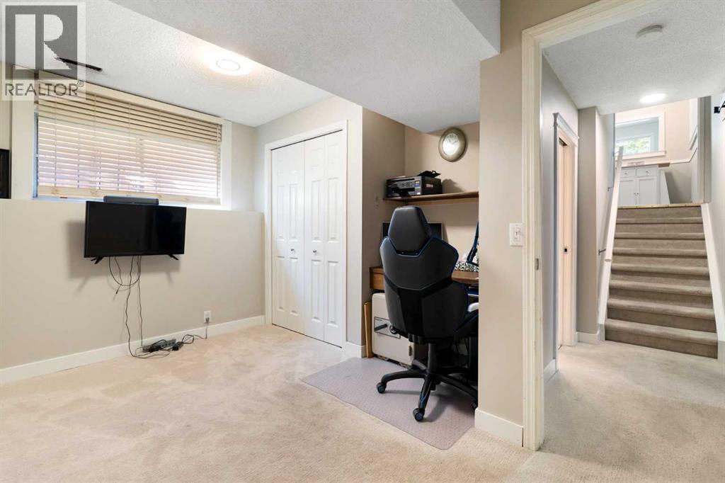 76 Pinebrook Close NE, Calgary, Alberta  T1Y 3X5 - Photo 29 - A2326850