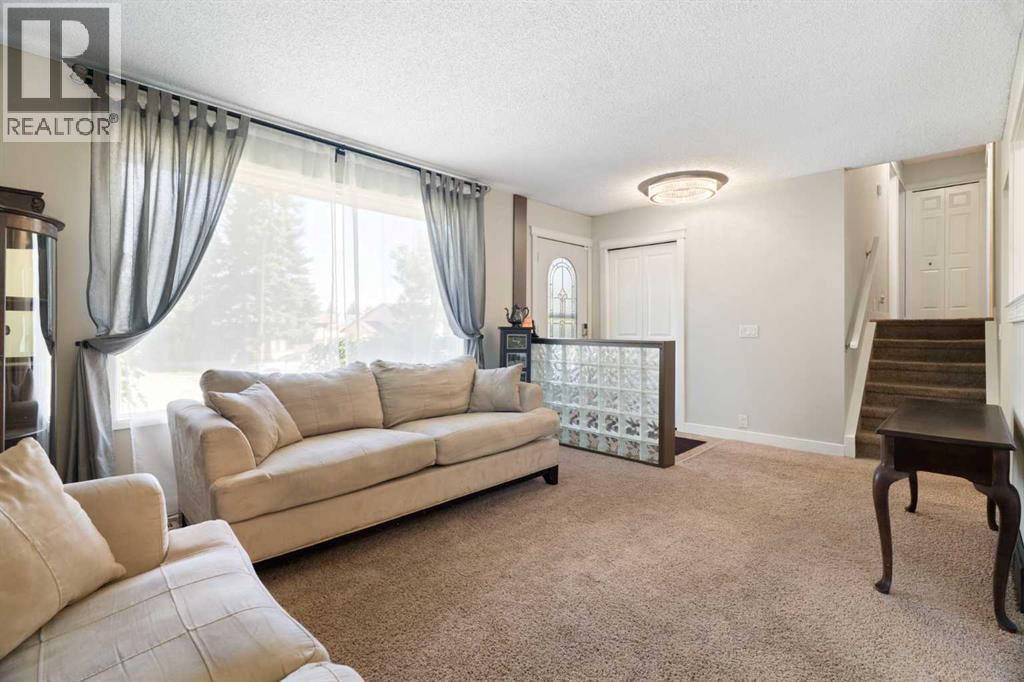 76 Pinebrook Close NE, Calgary, Alberta  T1Y 3X5 - Photo 5 - A2326850