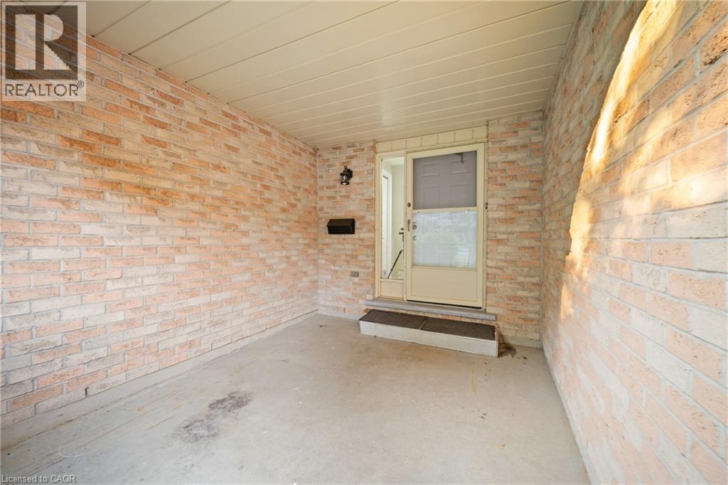20 Highcroft Court, Kitchener, Ontario  N2E 2N9 - Photo 6 - 40846089