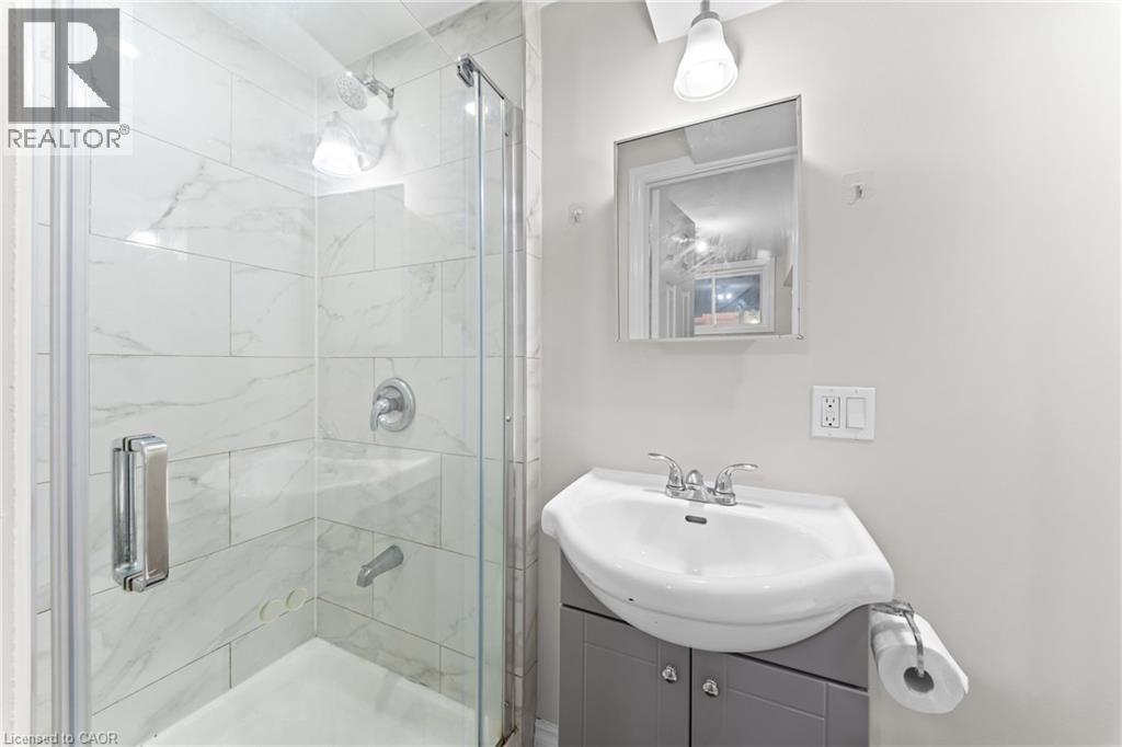 20 Highcroft Court, Kitchener, Ontario  N2E 2N9 - Photo 38 - 40846089
