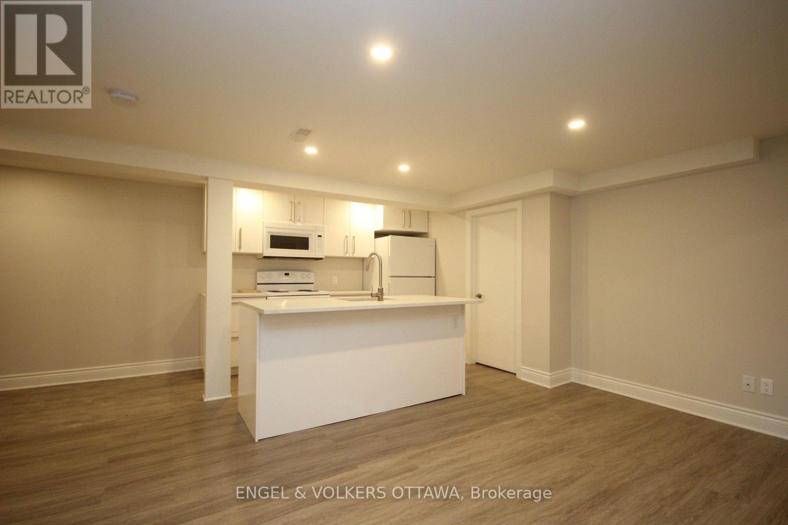 B - 2073 Alton Street, Ottawa, Ontario  K1G 1X3 - Photo 3 - X13589742
