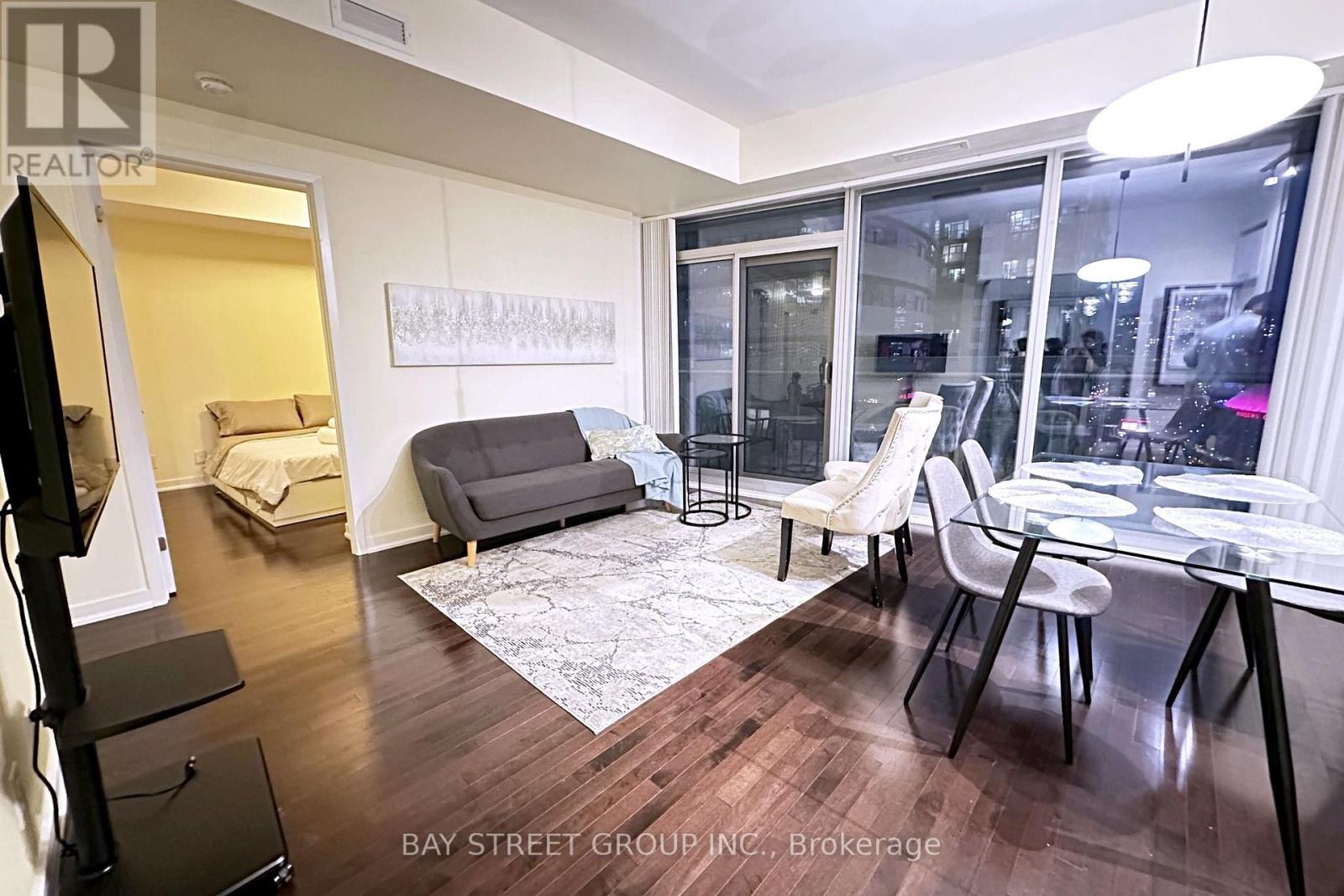 2406 - 14 York Street, Toronto, Ontario  M5J 0B1 - Photo 2 - C13589666