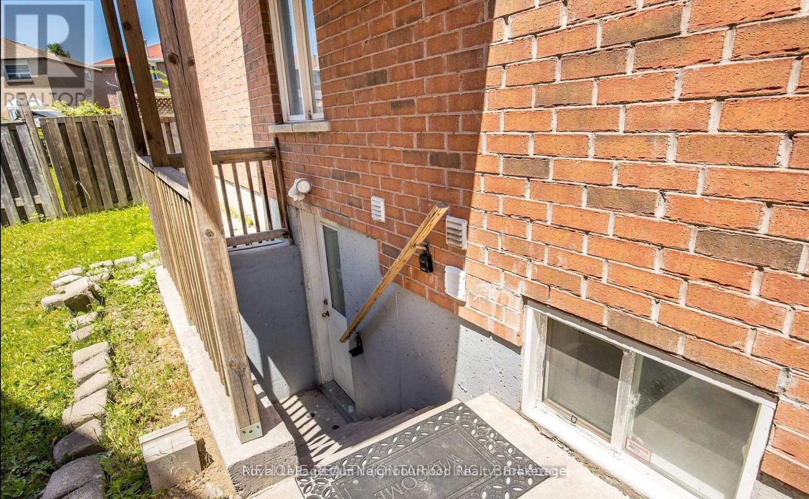 BSMT 2 - 14 TARSUS CRESCENT, Toronto (Highland Creek)