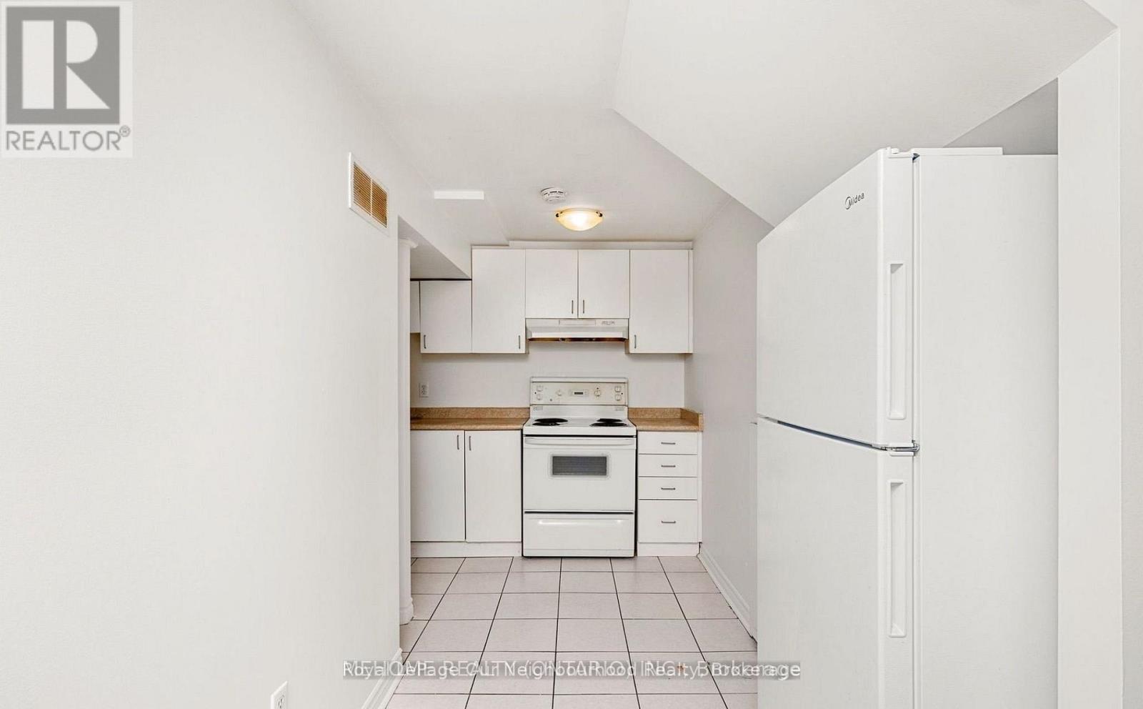 Bsmt 2 - 14 Tarsus Crescent, Toronto, Ontario  M1C 3W7 - Photo 3 - E13589648