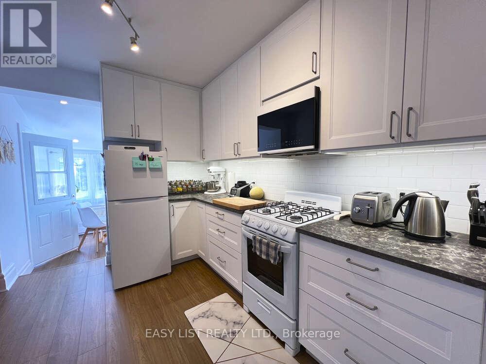 2 - 5 Garnock Avenue, Toronto, Ontario  M4K 1M1 - Photo 2 - E13589656