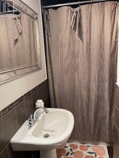 823 Craven Road, Toronto, Ontario  M4L 2Z7 - Photo 7 - E13589796