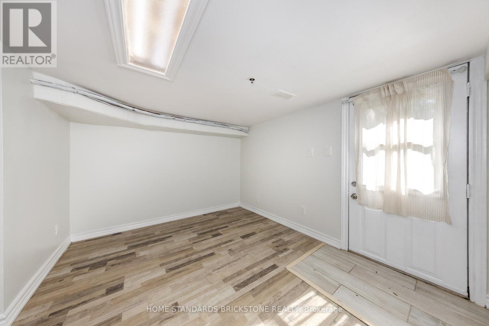 Lower - 792 Pape Avenue, Toronto, Ontario M4K 3S7 - Photo 11 - E13589830