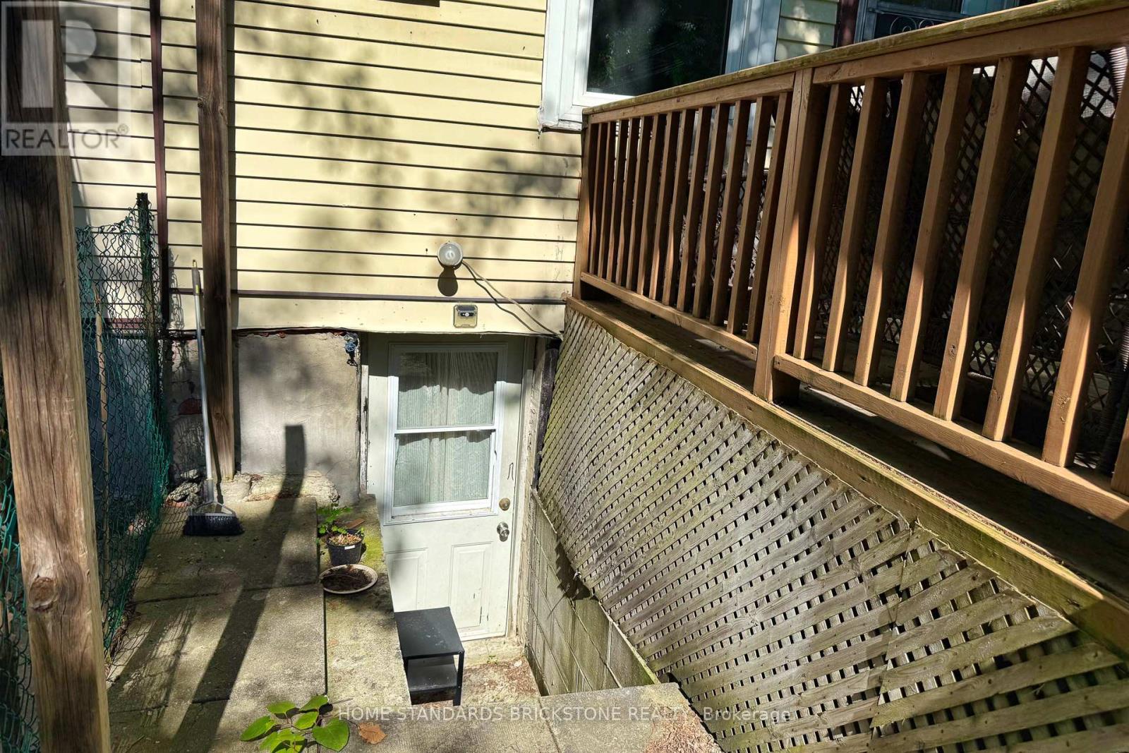 Lower - 792 Pape Avenue, Toronto, Ontario M4K 3S7 - Photo 15 - E13589830
