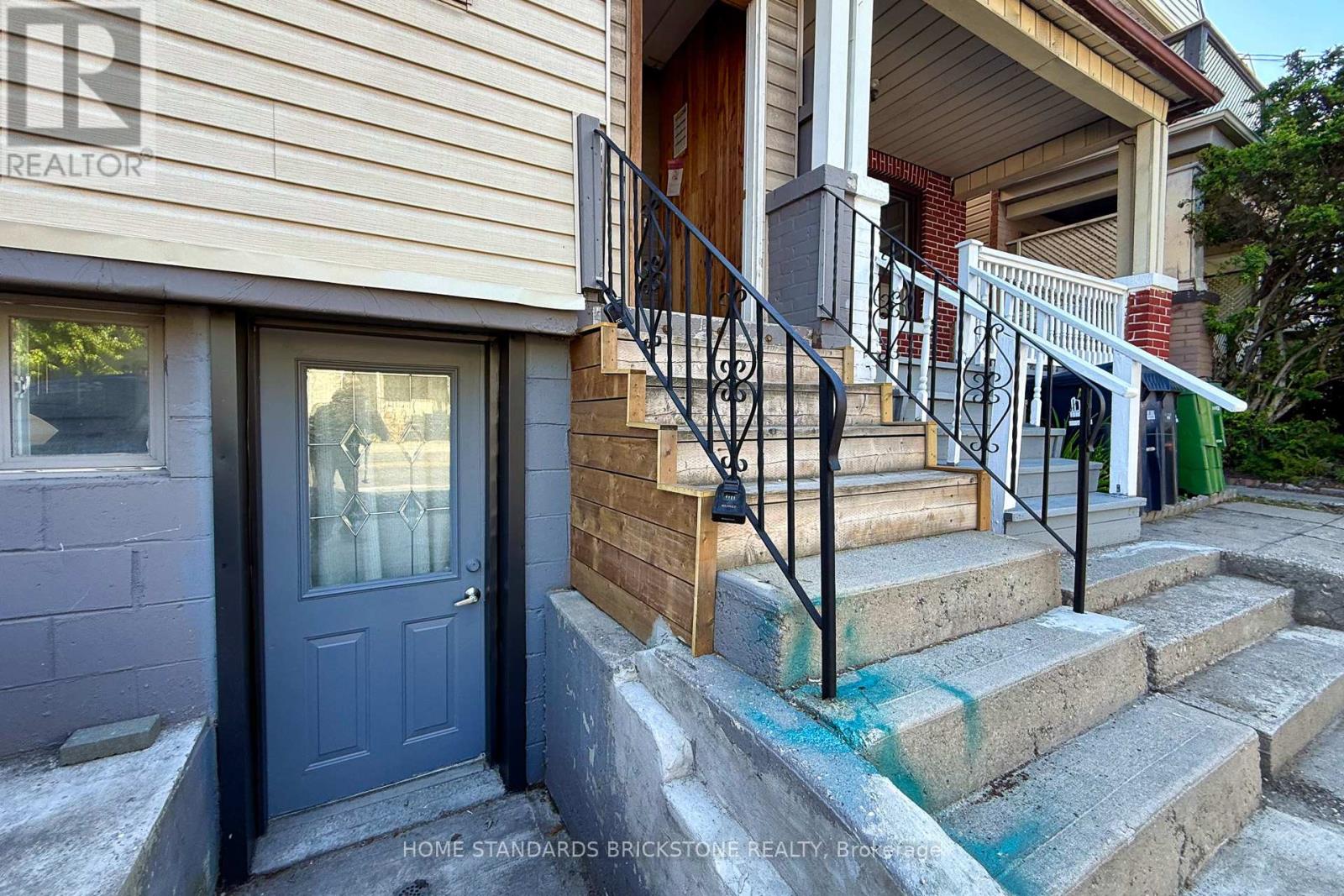 Lower - 792 Pape Avenue, Toronto, Ontario M4K 3S7 - Photo 2 - E13589830
