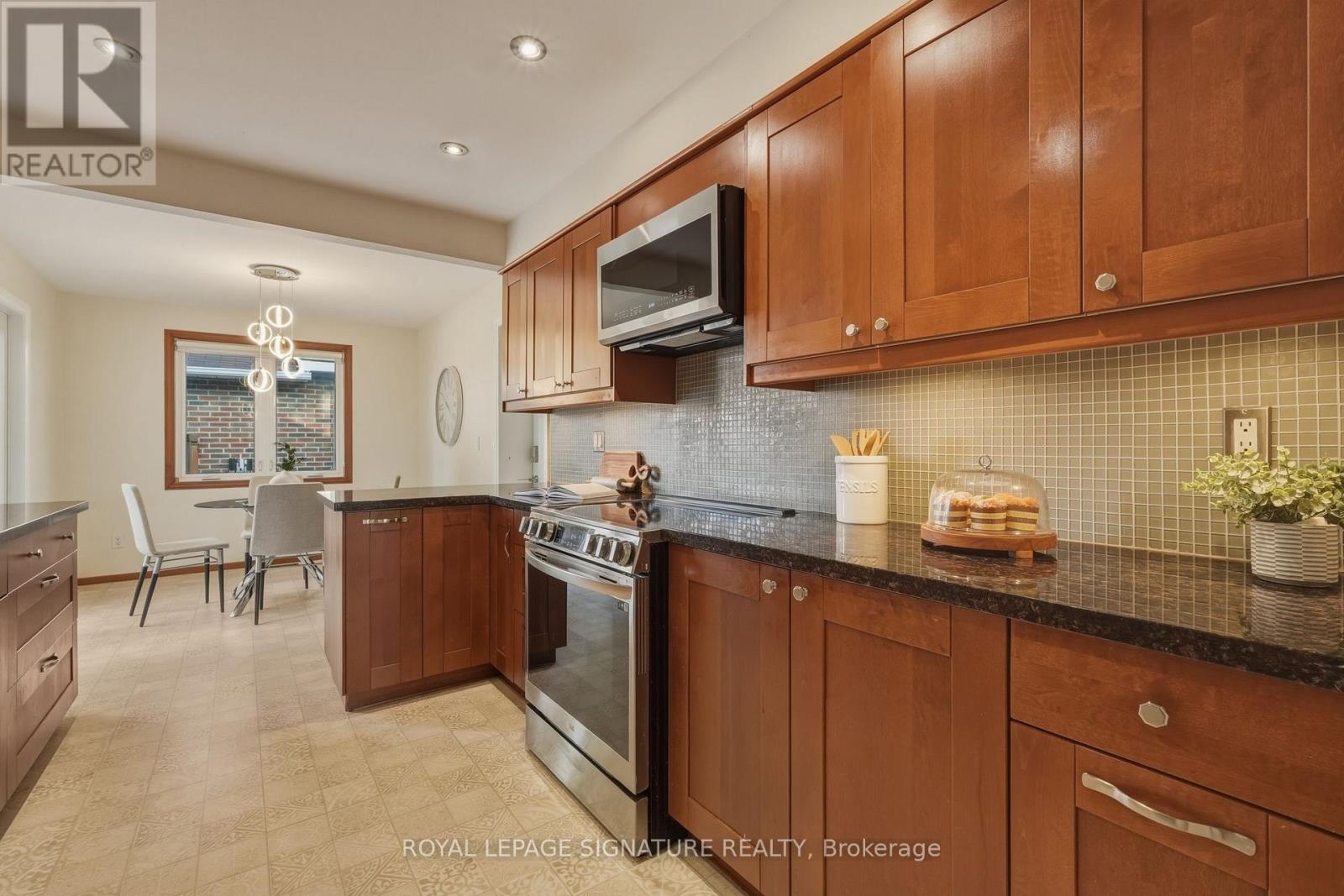 1843 Stonepath Crescent, Mississauga, Ontario L4X 1Y1 - Photo 11 - W13589674