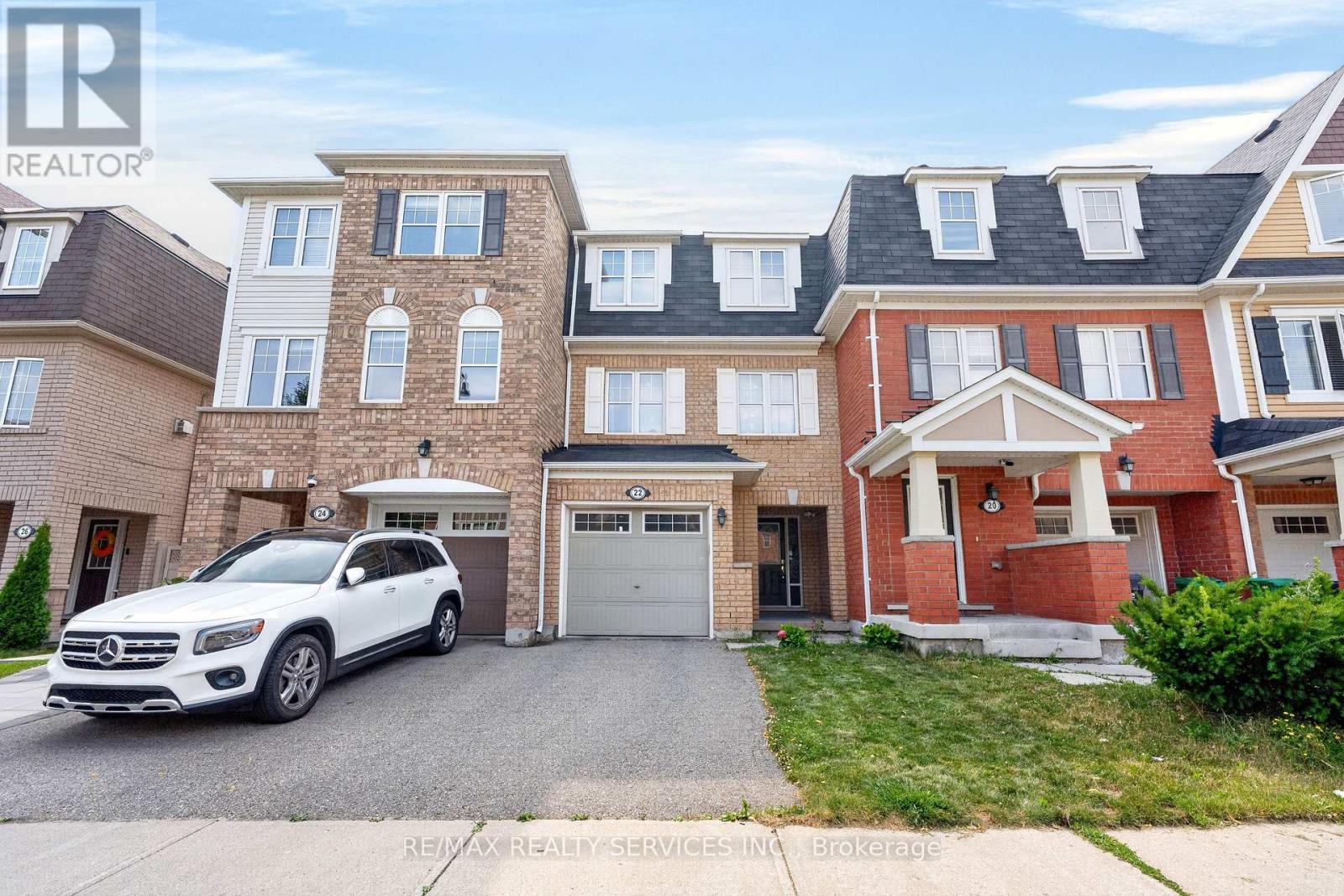 22 Affleck Road, Brampton, Ontario  L7A 3Y8 - Photo 2 - W13589744