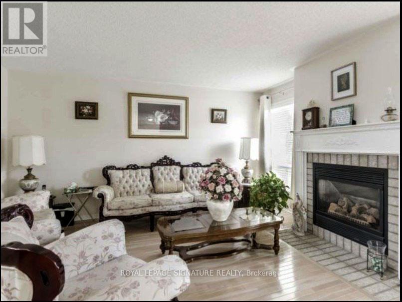 1565 WOODHENGE WAY - Photo 2
