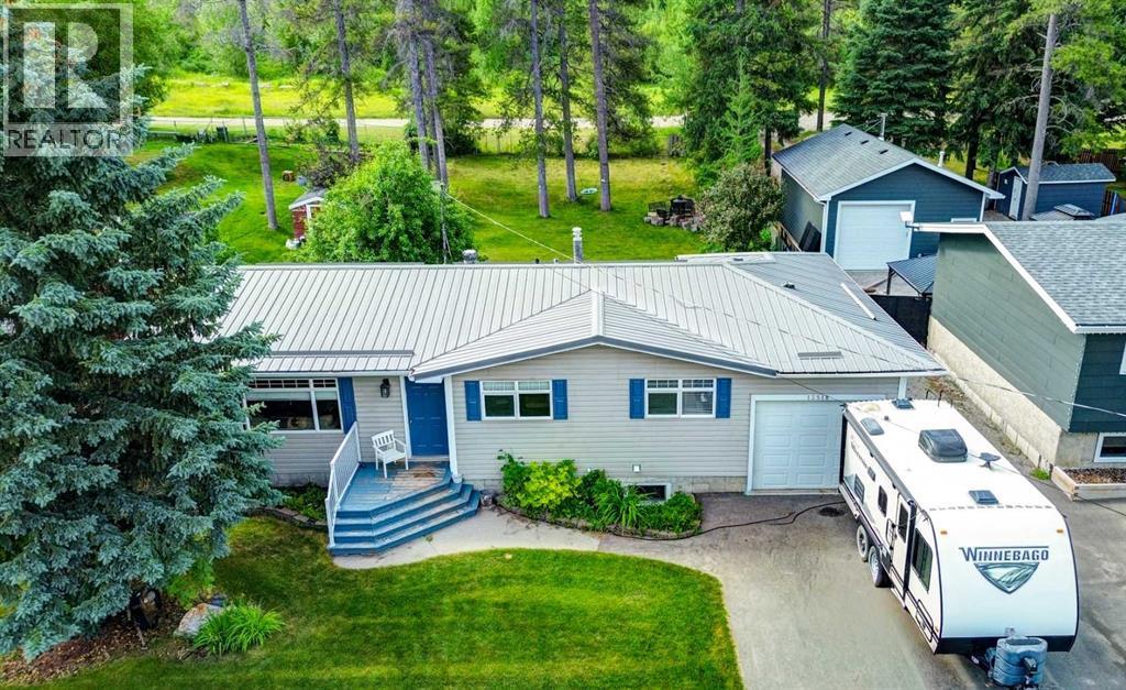 13518 15 Avenue, Blairmore, Alberta  T0K 0E0 - Photo 2 - A2329569