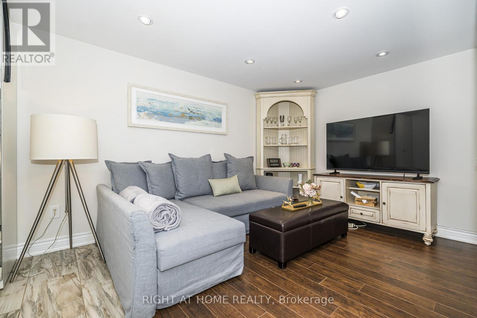 56 Penwick Crescent, Richmond Hill, Ontario  L4C 5B4 - Photo 26 - N13553734