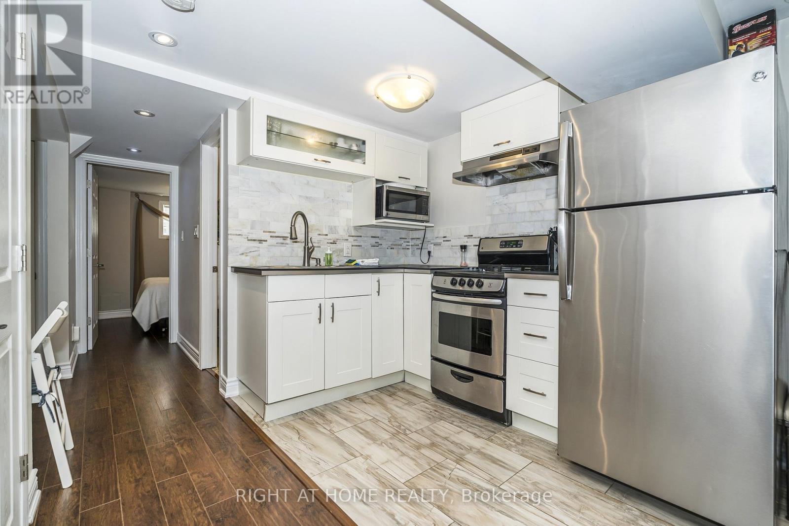 56 Penwick Crescent, Richmond Hill, Ontario  L4C 5B4 - Photo 30 - N13553734