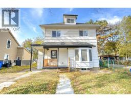 3076 SANDWICH, Windsor, Ontario
