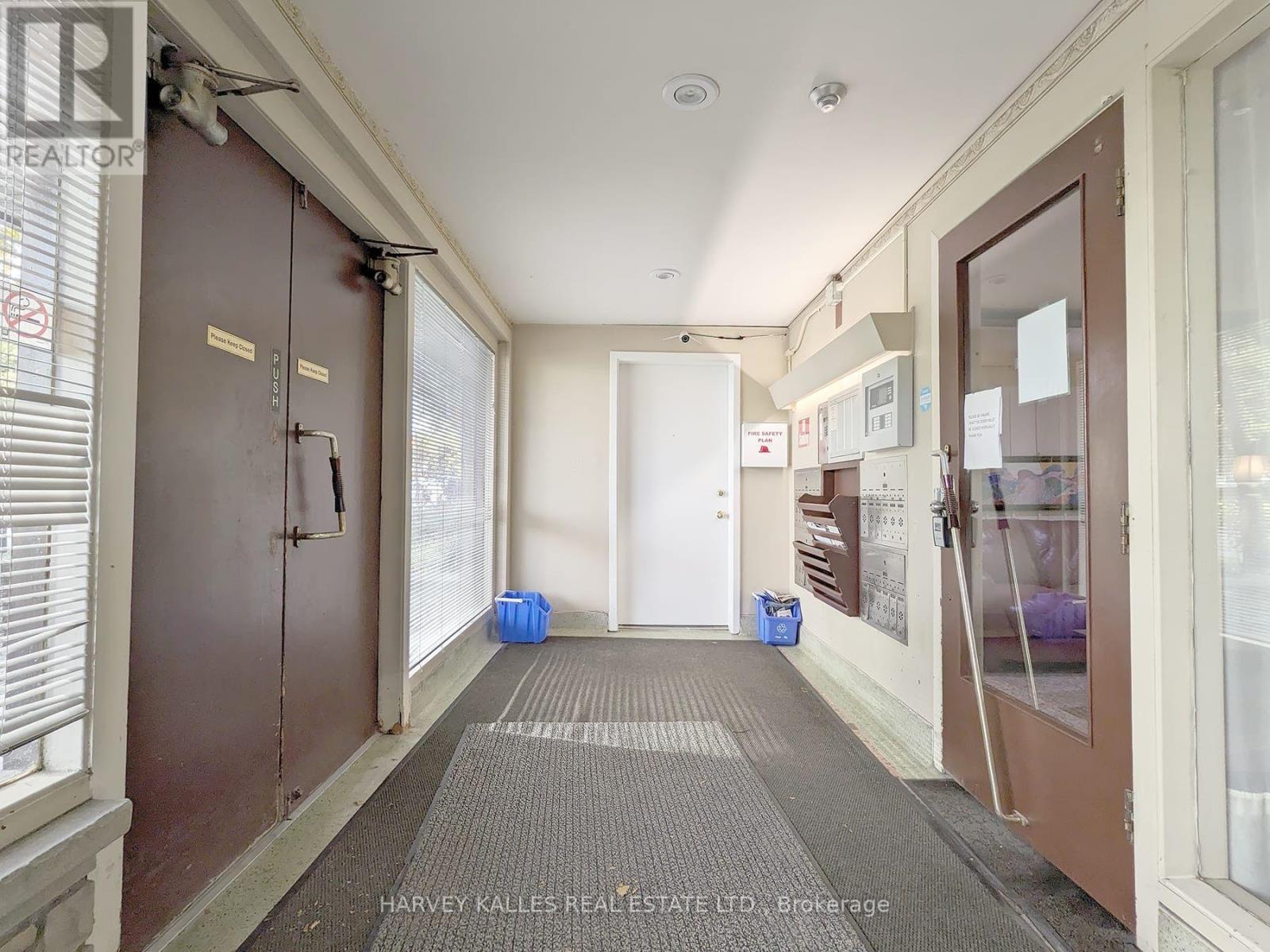 1A - 125 SHELBORNE AVENUE - Photo 2