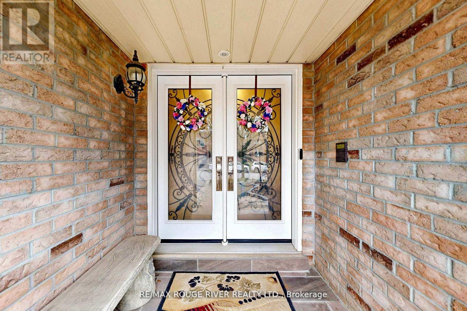 45 Rotherglen Road N, Ajax, Ontario  L1T 1S8 - Photo 2 - E13589990