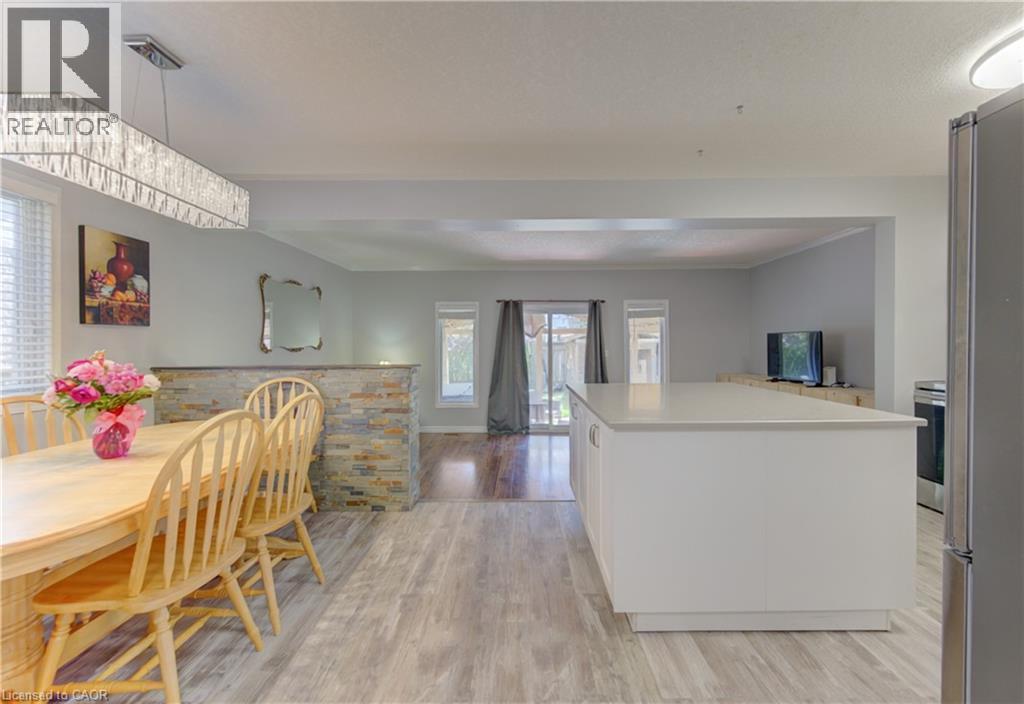 39 Chantilly Street, Kitchener, Ontario  N2R 1V7 - Photo 7 - 40847964