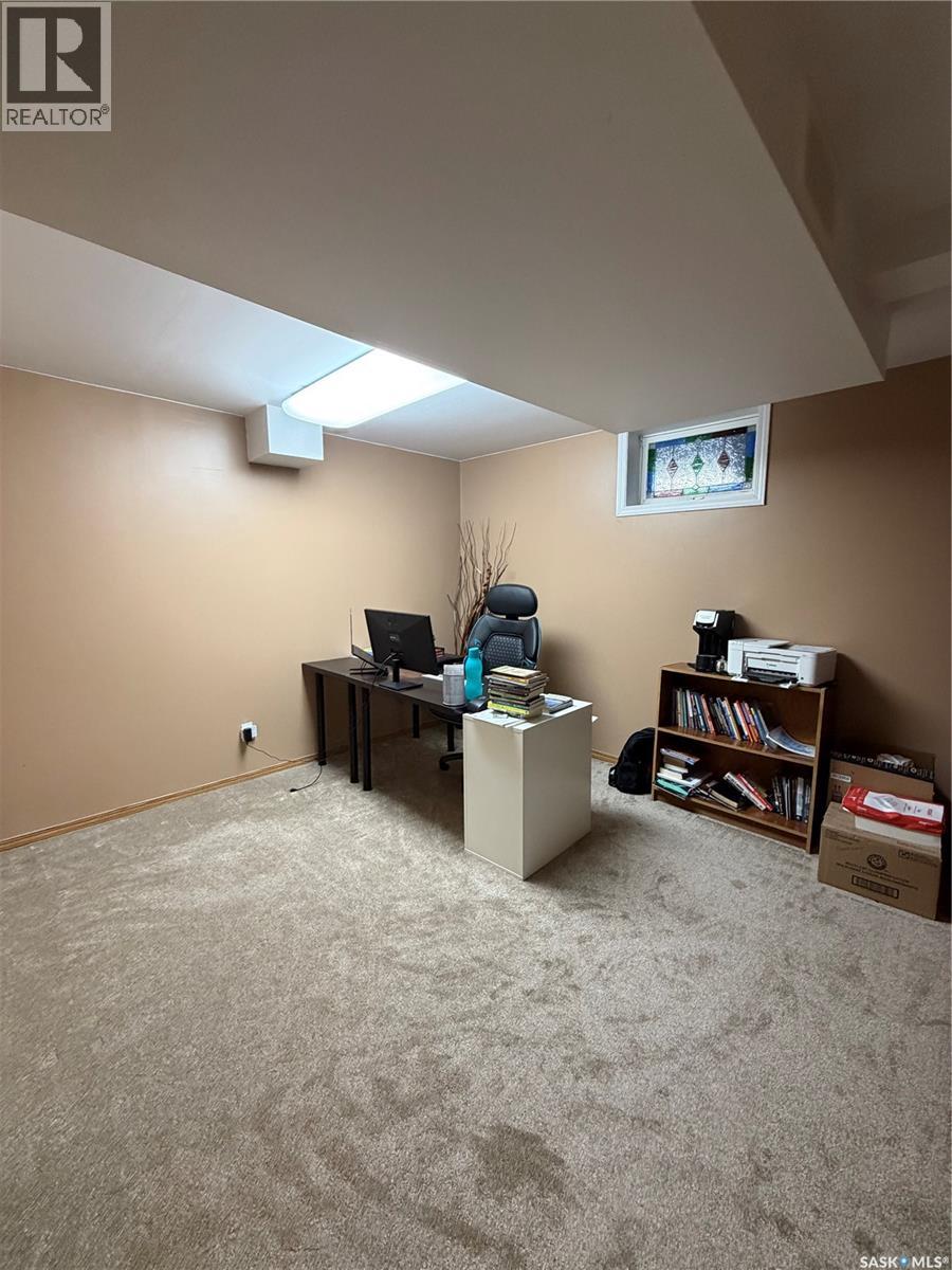 511 Macmillian Street, Hudson Bay, Saskatchewan  S0E 0Y0 - Photo 31 - SK043215